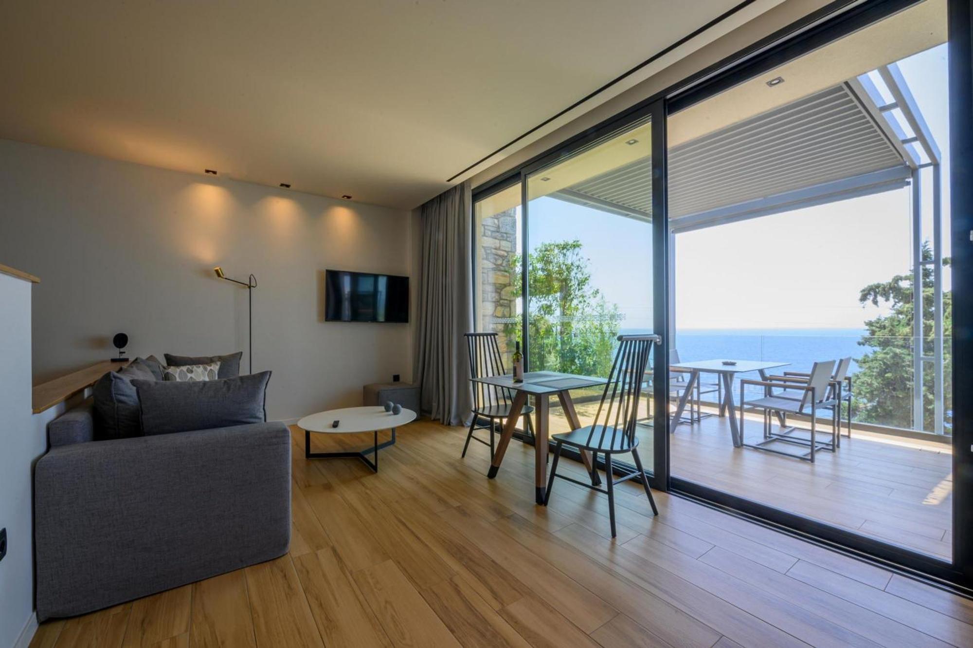 Mani Suites Agios Nikolaos  Bagian luar foto