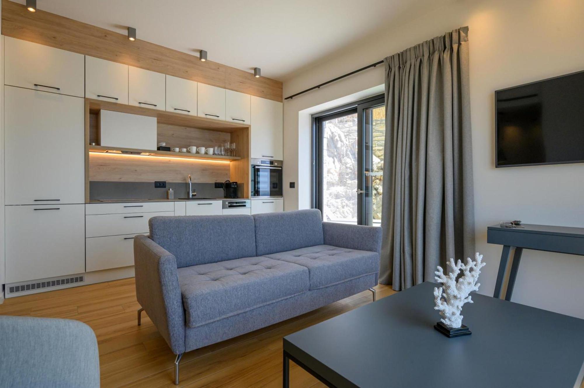 Mani Suites Agios Nikolaos  Bagian luar foto