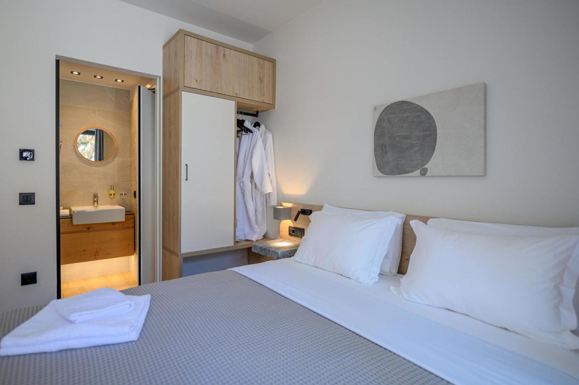 Mani Suites Agios Nikolaos  Bagian luar foto