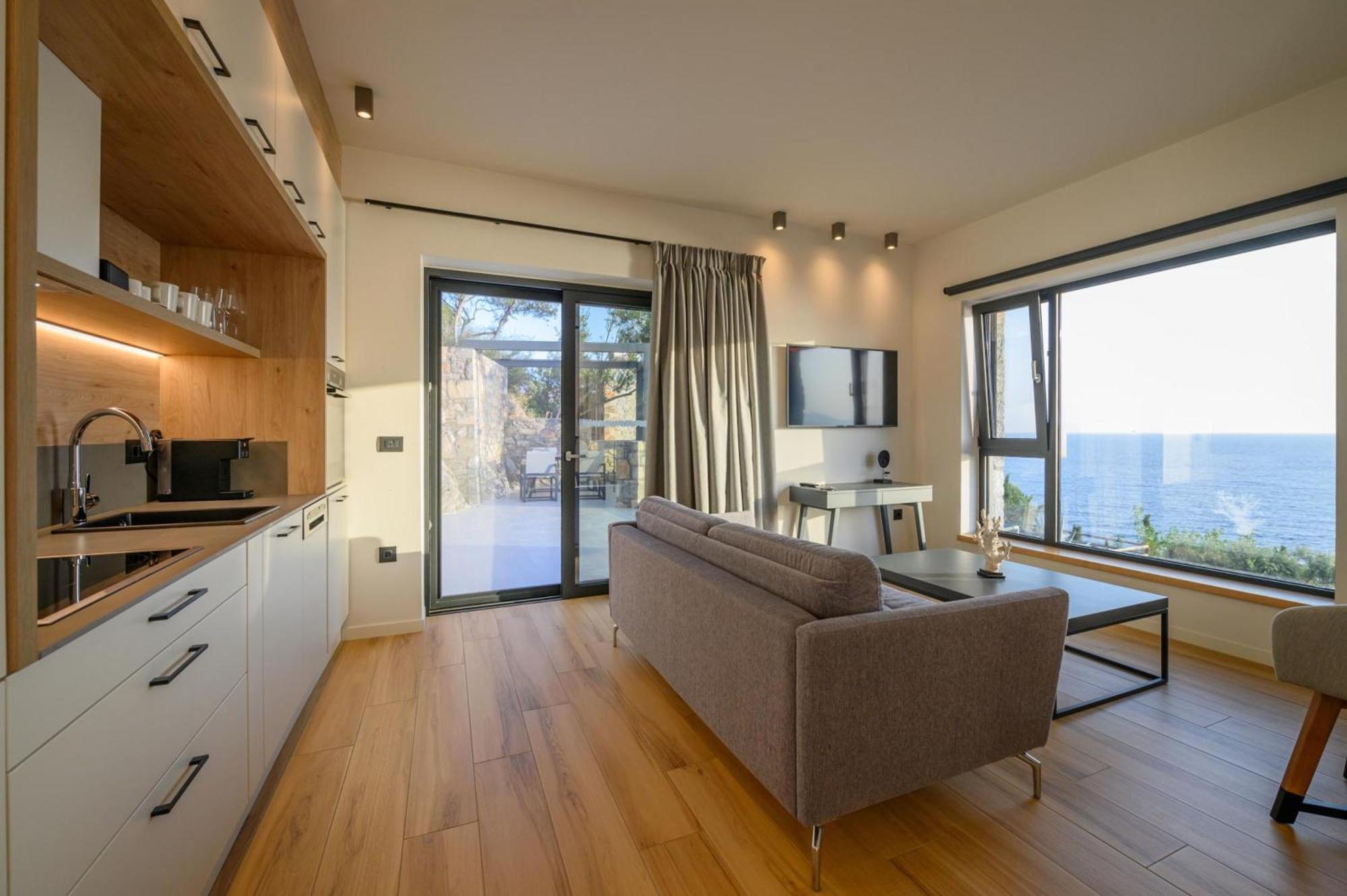 Mani Suites Agios Nikolaos  Bagian luar foto