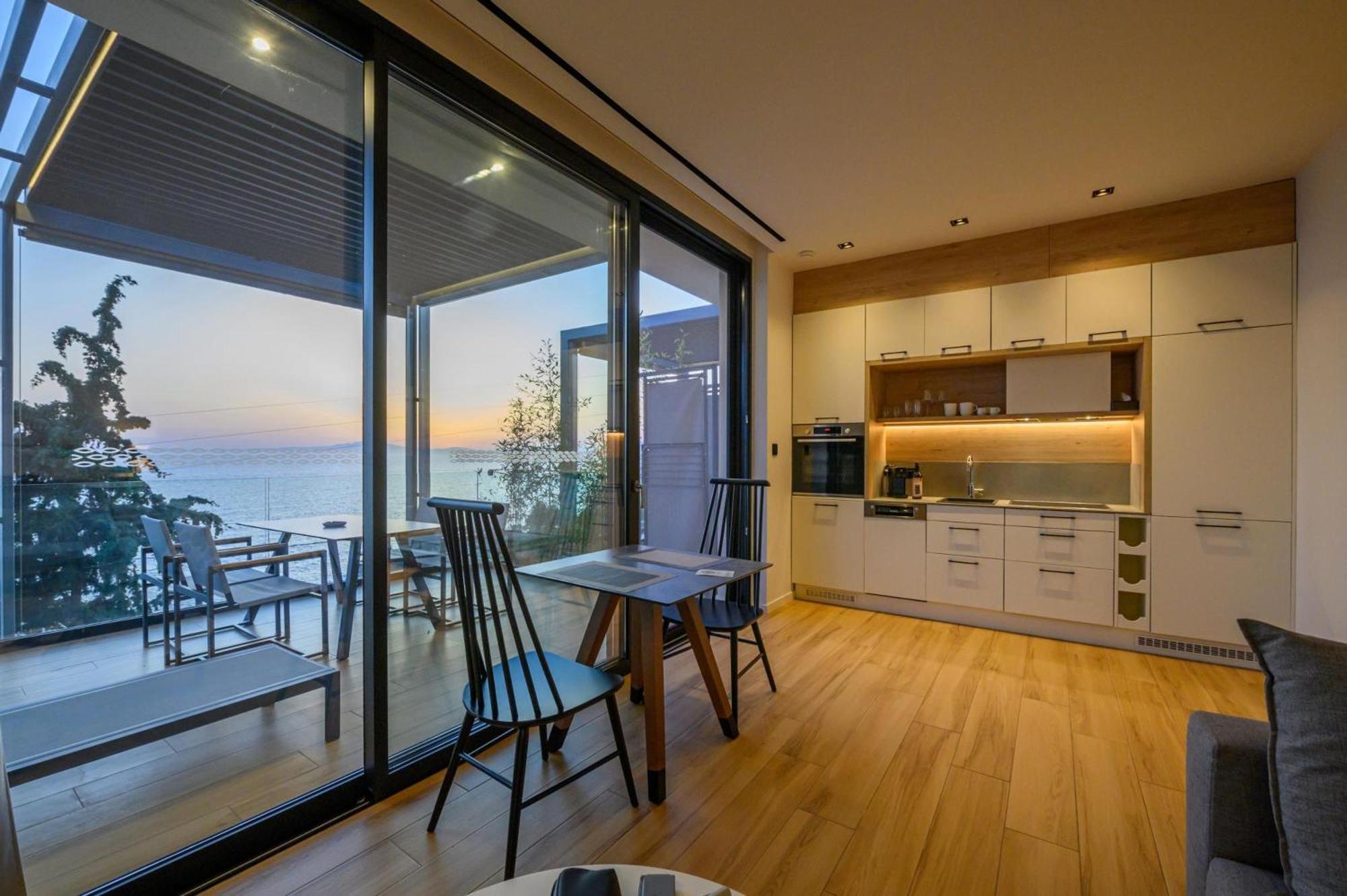 Mani Suites Agios Nikolaos  Bagian luar foto