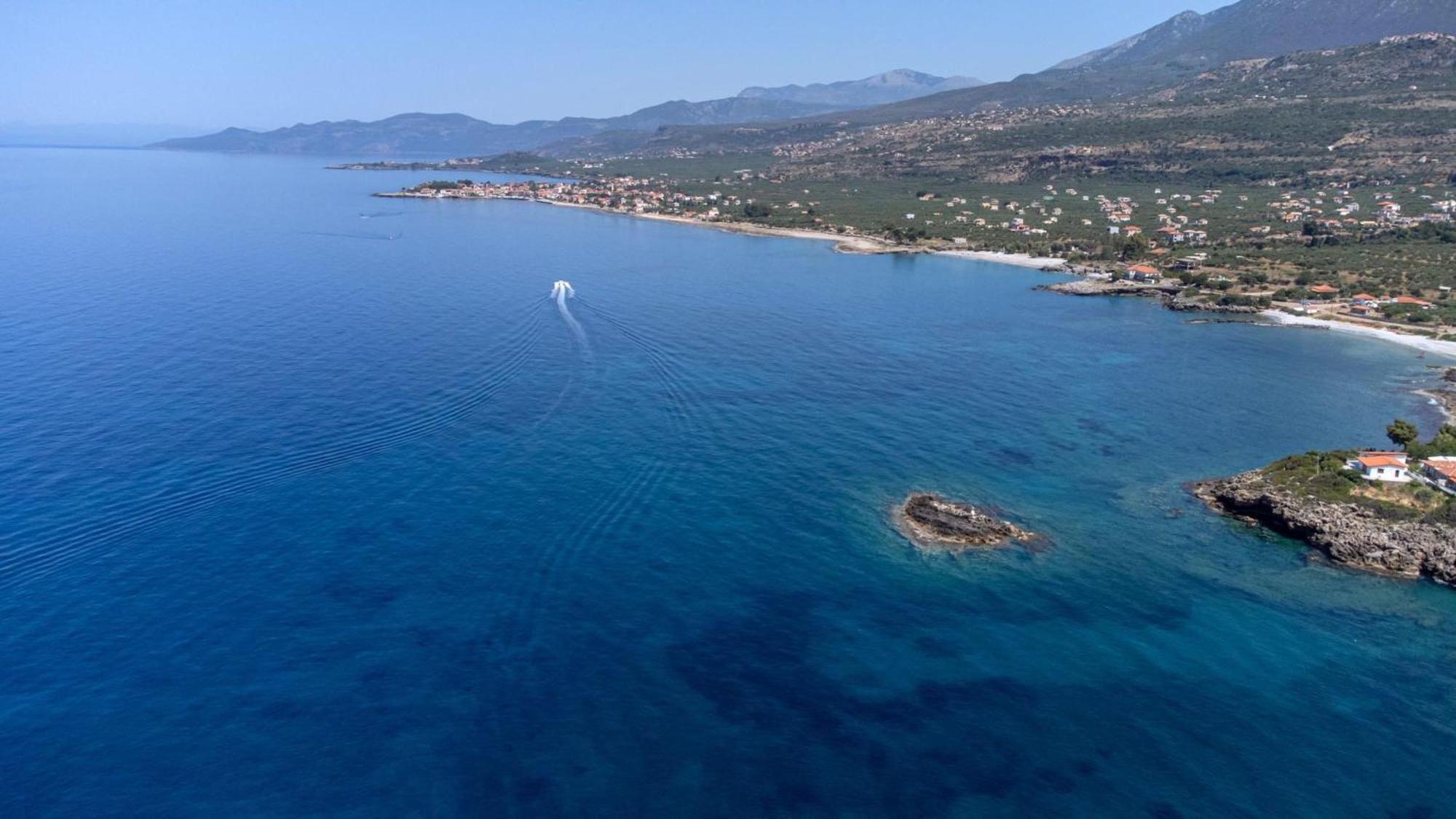Mani Suites Agios Nikolaos  Bagian luar foto