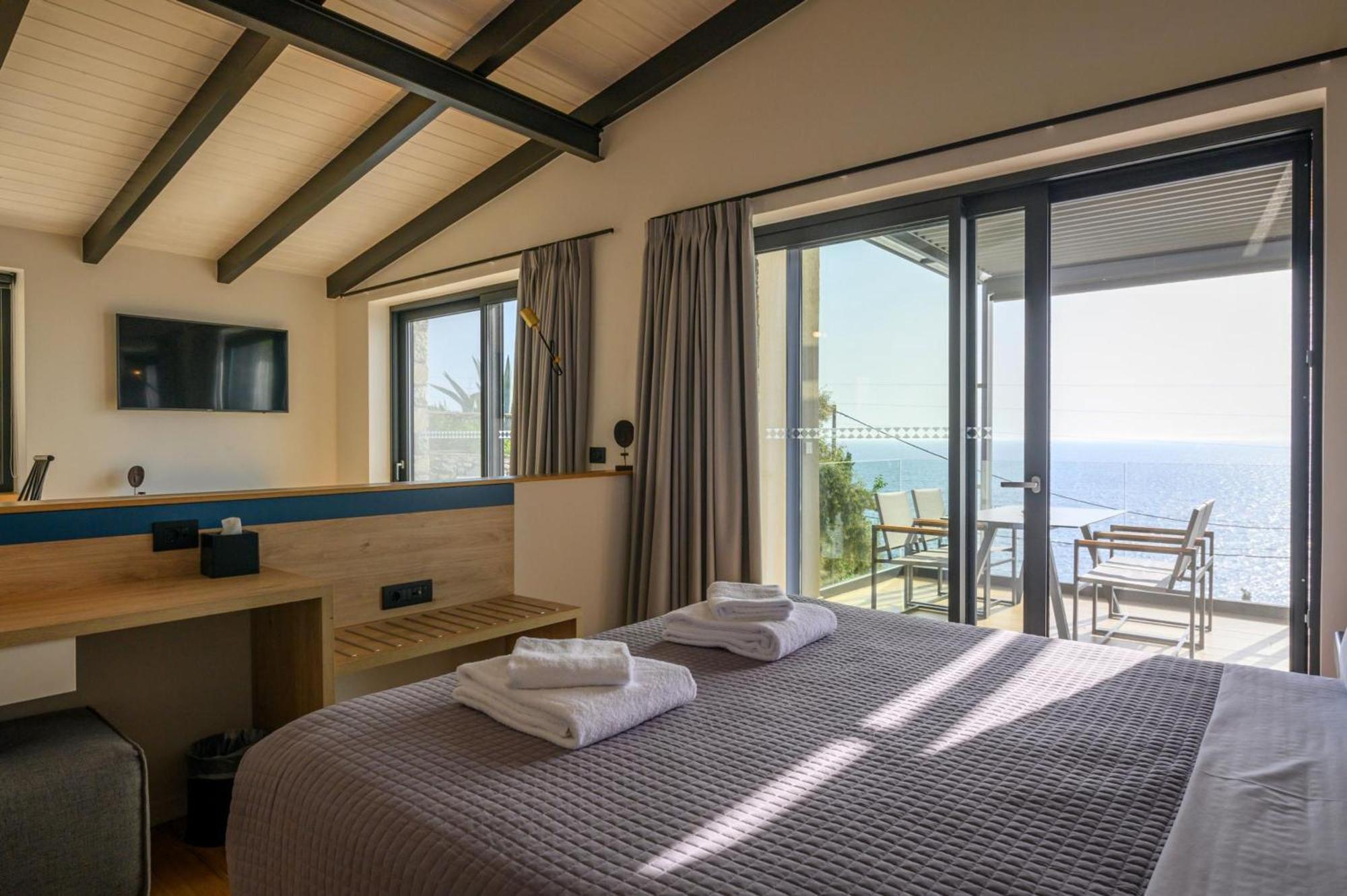 Mani Suites Agios Nikolaos  Bagian luar foto
