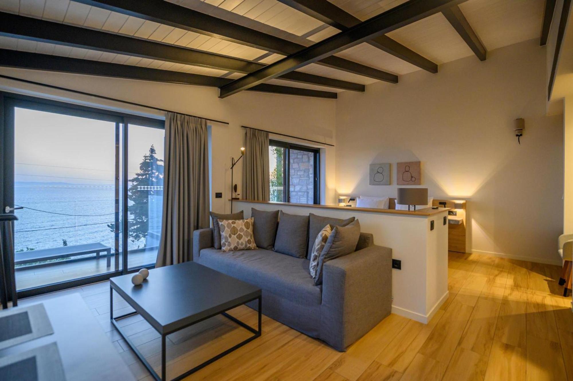 Mani Suites Agios Nikolaos  Bagian luar foto